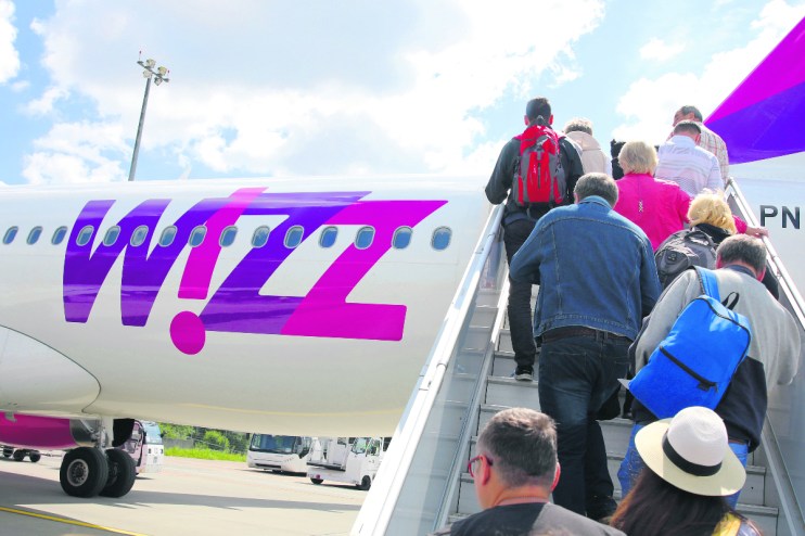 Wizz Air faces shareholder row over £15m exec payout plan