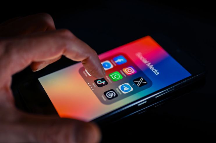 Social media giants in the spotlight as parties throw money at online ads